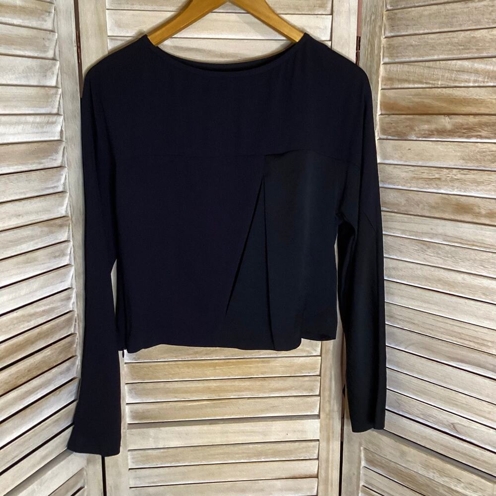 Hanii Y Cropped Contrast Fabric Pleat Back Top S Crepe Satin